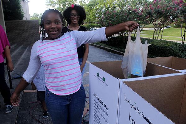 KHOU Food Drive