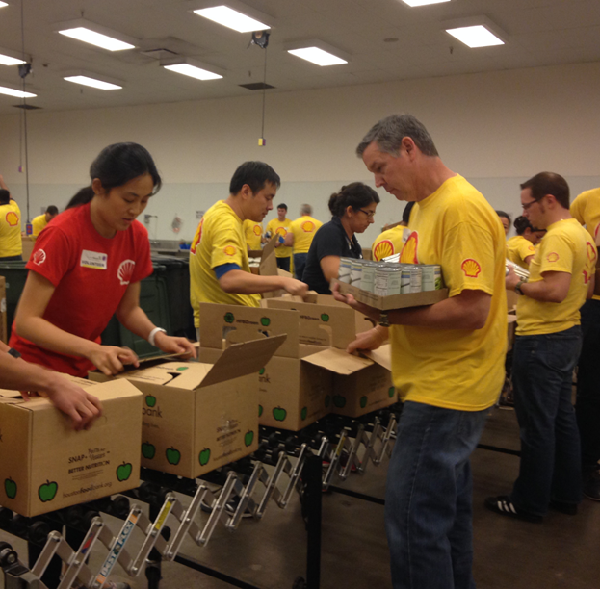 Holiday Volunteer Opportunities at the Food Bank